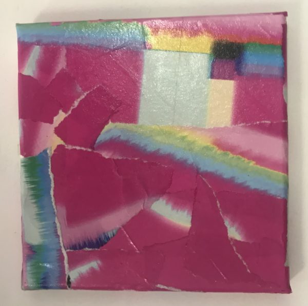 Collage sur petite toile rose