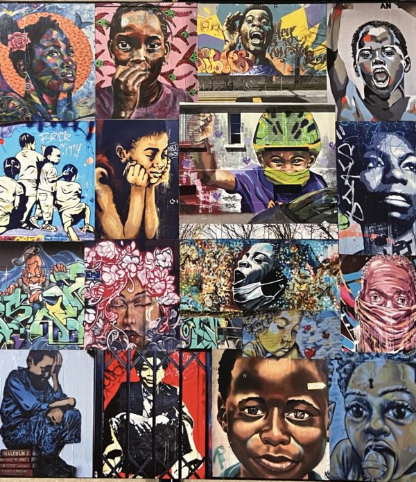 Collage de mes photos street art sur MDF 80/80 inséré dans caisse américaine (photo à venir)